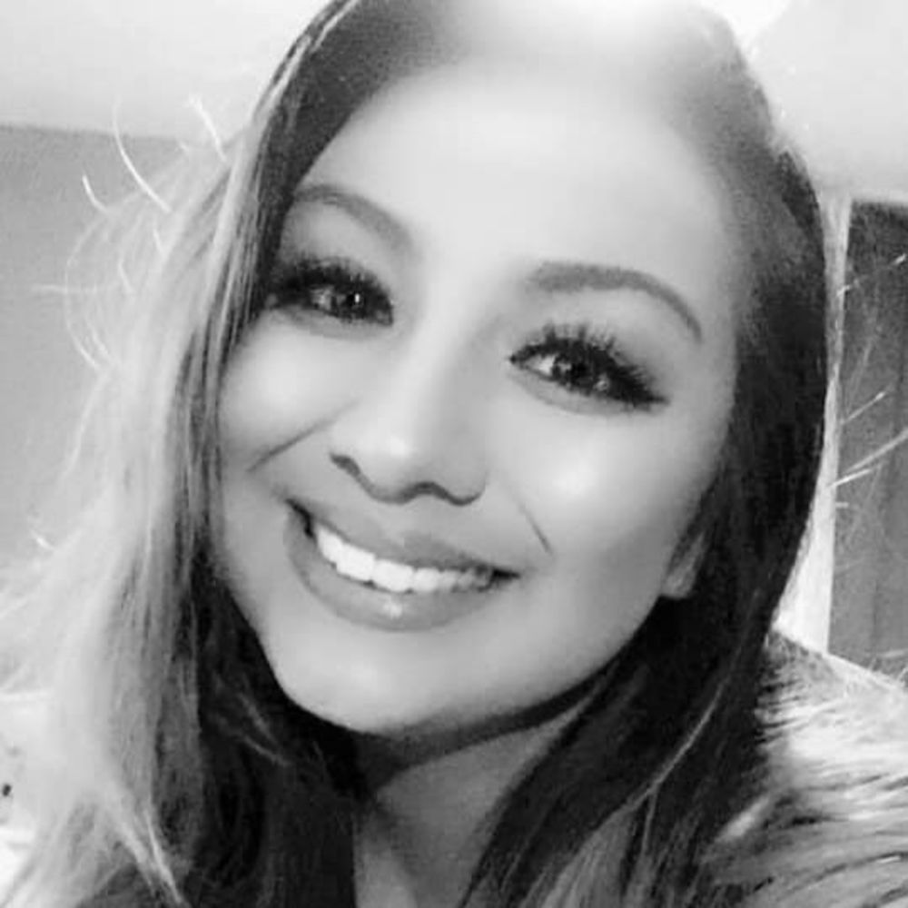 Meet your Posher, Claudia